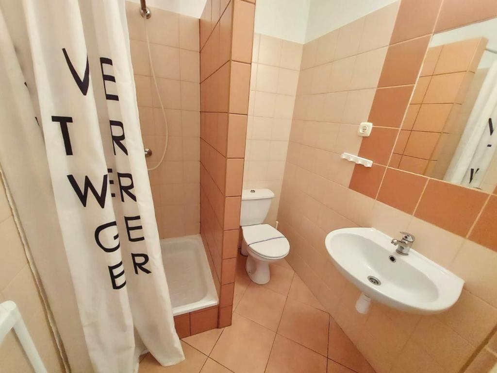 Pod Roza Economy Bed & Breakfast Леба Екстериор снимка