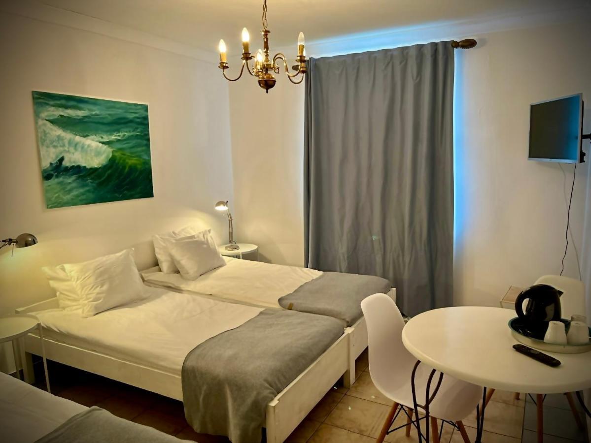 Pod Roza Economy Bed & Breakfast Леба Екстериор снимка